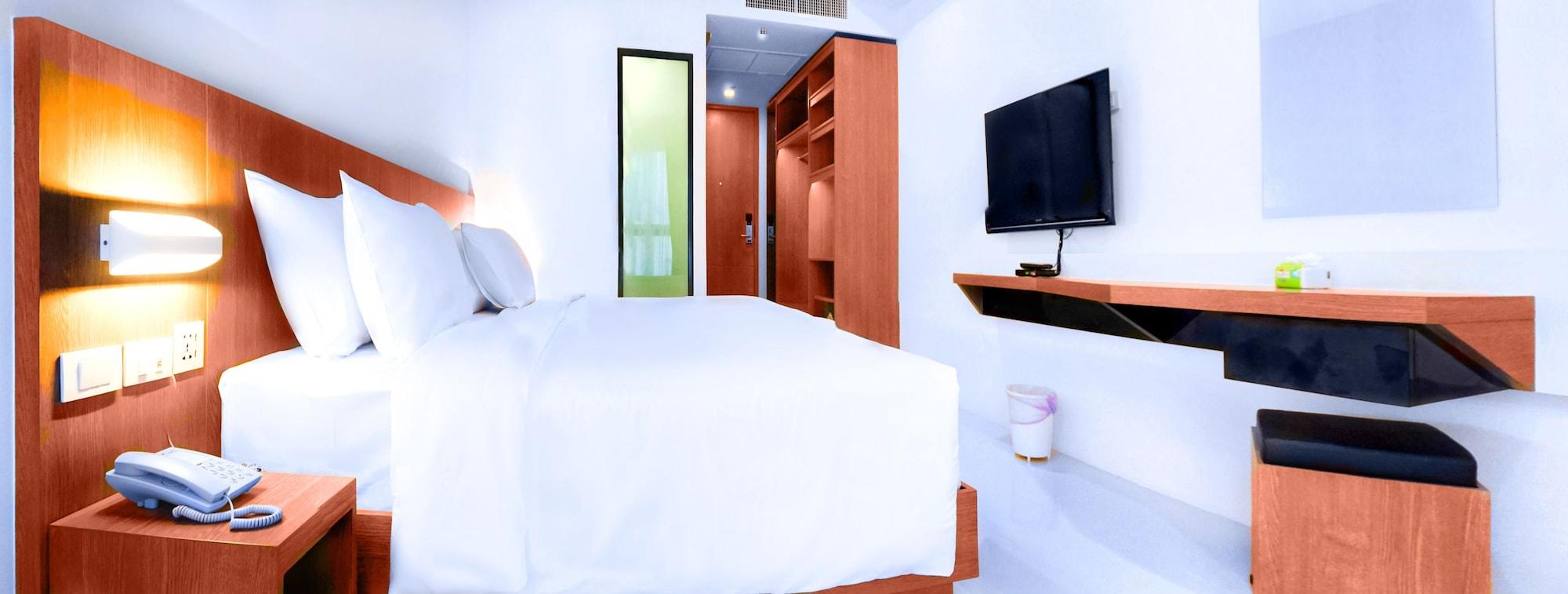 Phoenix Hotel Karon Beach Buitenkant foto