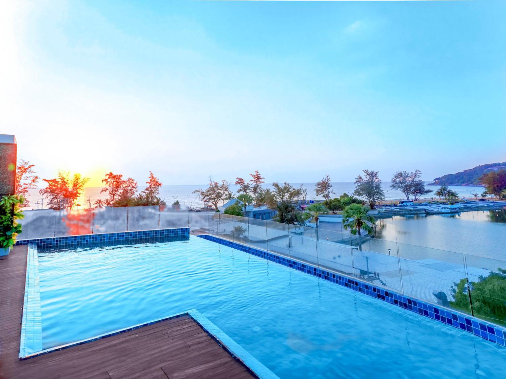 Phoenix Hotel Karon Beach Buitenkant foto