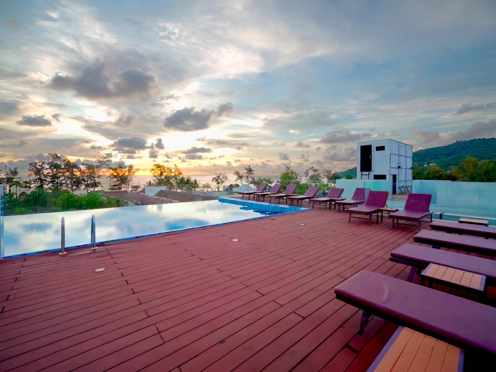 Phoenix Hotel Karon Beach Buitenkant foto