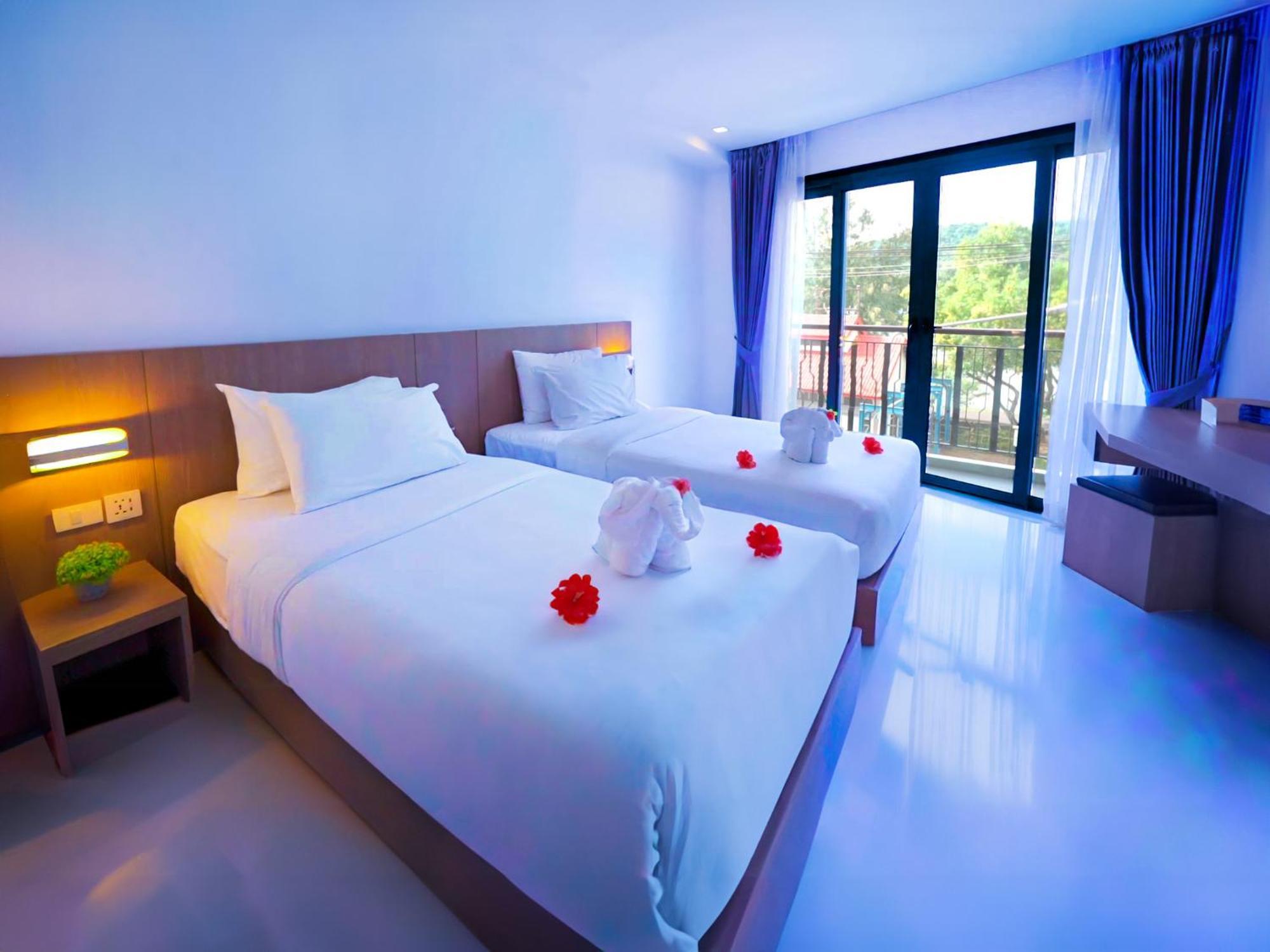 Phoenix Hotel Karon Beach Buitenkant foto