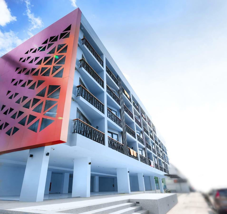 Phoenix Hotel Karon Beach Buitenkant foto