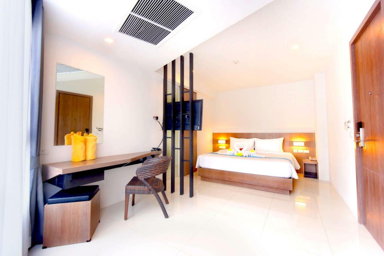 Phoenix Hotel Karon Beach Buitenkant foto
